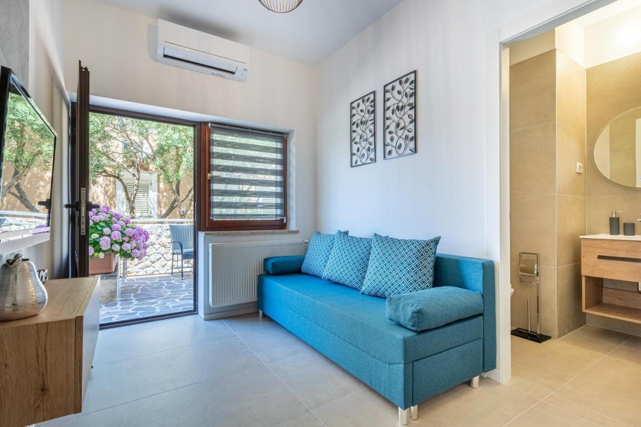 Apartments Ivanka Cres Exterior photo